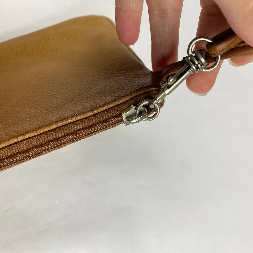 Fossil‎ Vintage Y2K Leather Embroidered Butterfly Wristlet Wallet